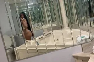 An Elite Treat🍭 Incall/Outs Av... - Image 3