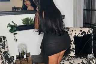 FRESHLY WAXED MILF. GFE - 40 - Image 2