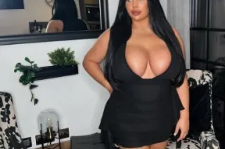 FRESHLY WAXED MILF. GFE - 40 - Image 1