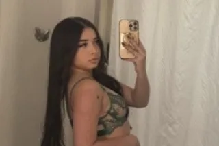 LATINA CARINOSA en el area HAG... - Image 1